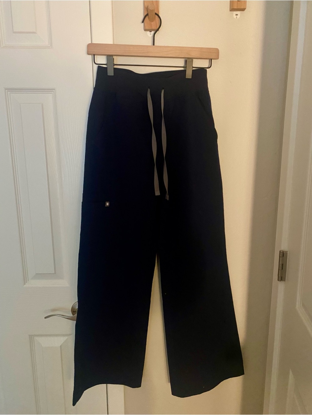 Women’s Figs scrub pants
